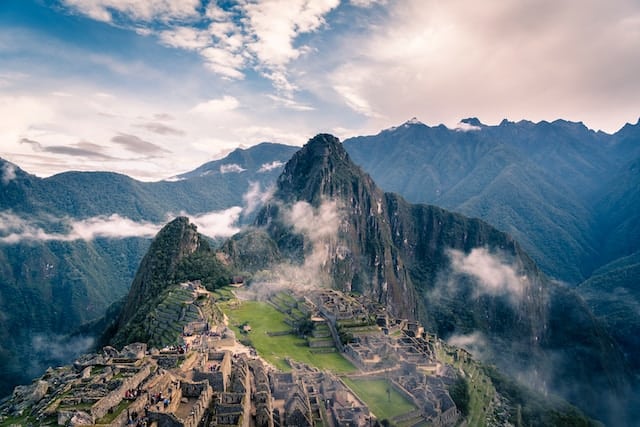 Vista panorámica de Machu Picchu en Perú.