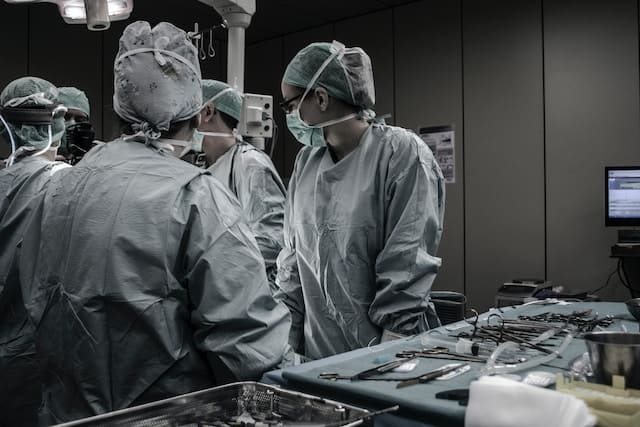 C. S. condena al servicio de salud Viña del Mar-Quillota pagar $130 MM a familiares de paciente fallecida por falta de servicio.
