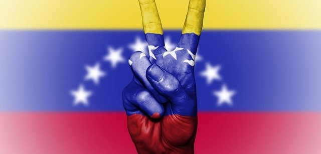 C. Suprema acoge recurso de amparo y anula expulsión de ciudadano venezolano por ingreso ilegal al país.