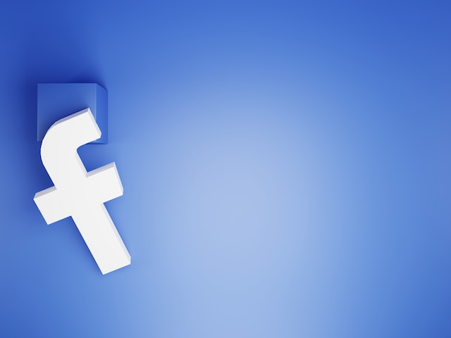 C. A. de Valdivia acoge R. de Protección por publicaciones ofensivas realizadas en la red social Facebook.